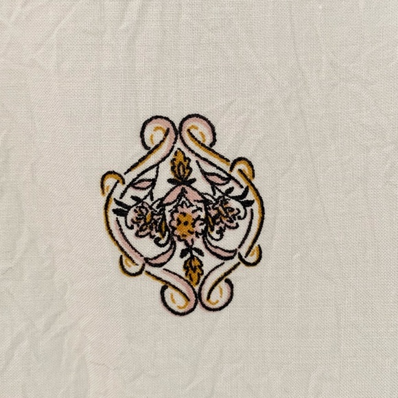 White & Gold Pattern Dress - Picture 5 of 10